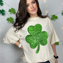 Load image into Gallery viewer, Green leaf Sequin - PAT - 076
